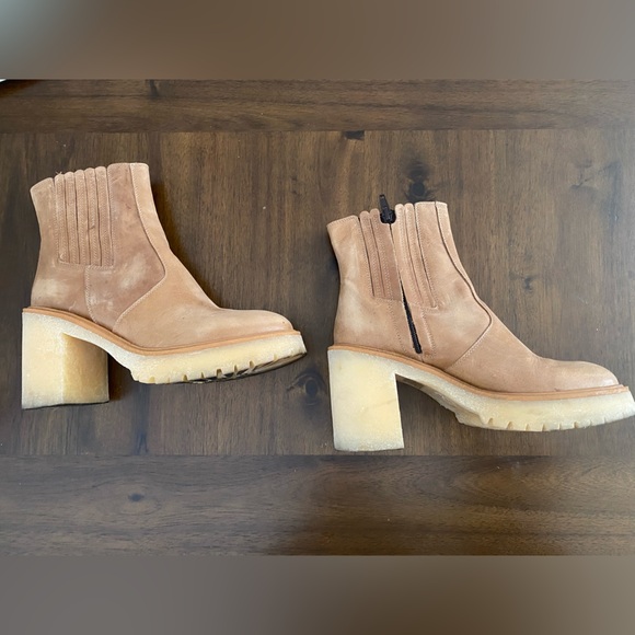 Free People tan leather Chelsea boots Womens size EU 39/ US 8.5 - Picture 3 of 6
